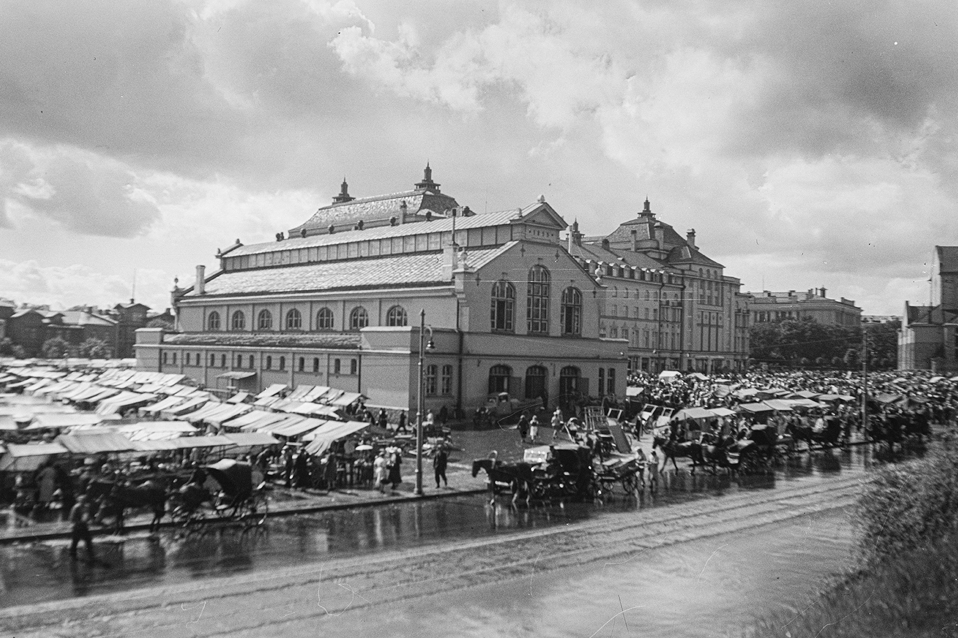 Фотографии Нового рынка из архивов Эстонского исторического музея и Таллиннского городского музея